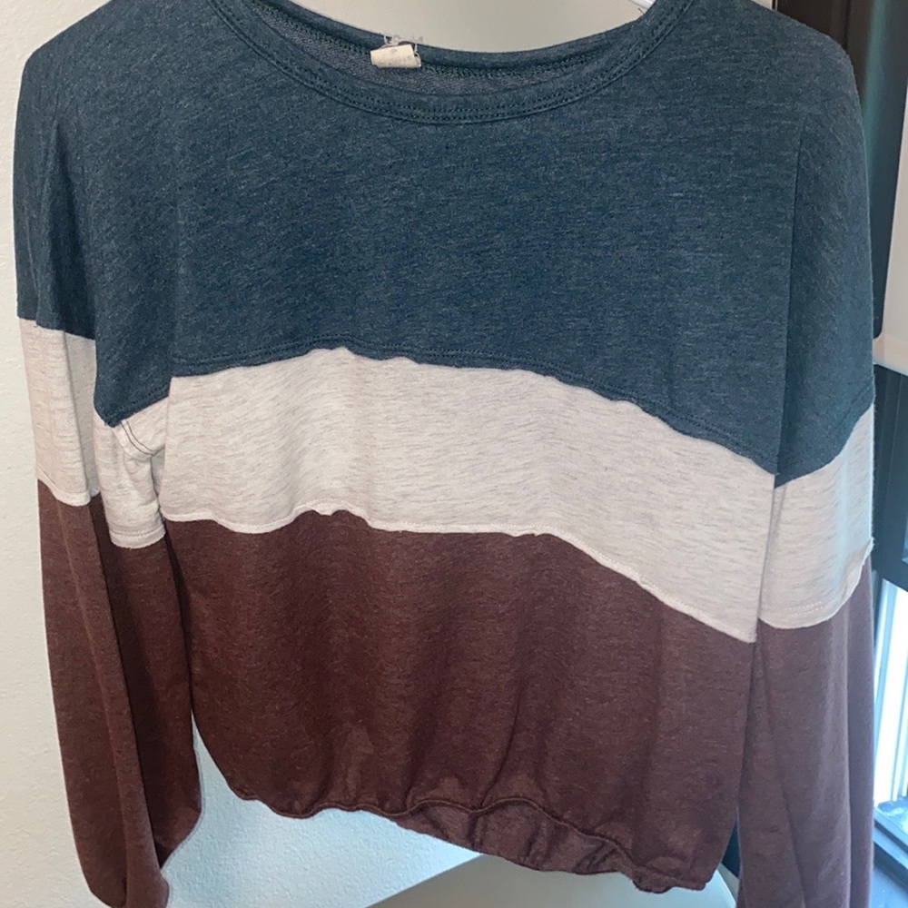 Long sleeve multi-color boutique find